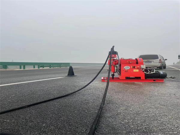 施甸马路路基路面开裂下沉注浆加固灌浆